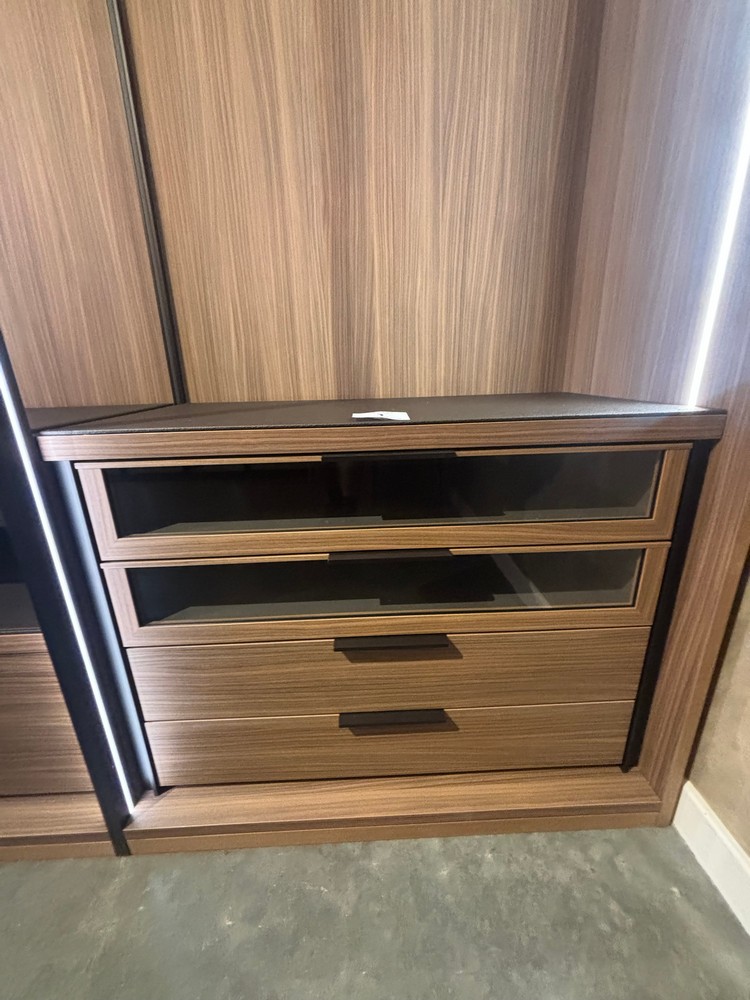 Lot 1  
            Offsite, Nottingham - Collection Only 

                
LEMA Large Fitted Wardrobes by Lema Italy -  Dimensions  Length 505 x H 262 cm Pl...