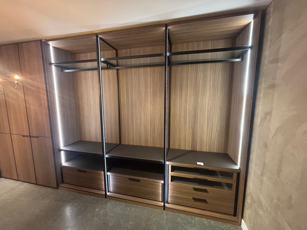 Lot 1  
            Offsite, Nottingham - Collection Only 

                
LEMA Large Fitted Wardrobes by Lema Italy -  Dimensions  Length 505 x H 262 cm Pl...