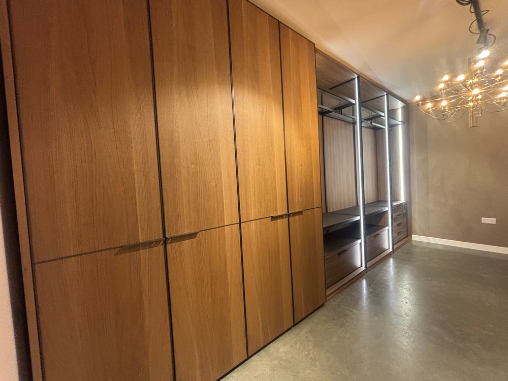 Lot 1  
            Offsite, Nottingham - Collection Only 

                
LEMA Large Fitted Wardrobes by Lema Italy -  Dimensions  Length 505 x H 262 cm Pl...