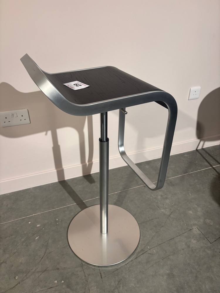 Lot 29  
            Offsite, Nottingham - Collection Only 

                
LA PALMA Lem Swivel Stool Satin Alu with Black Oak