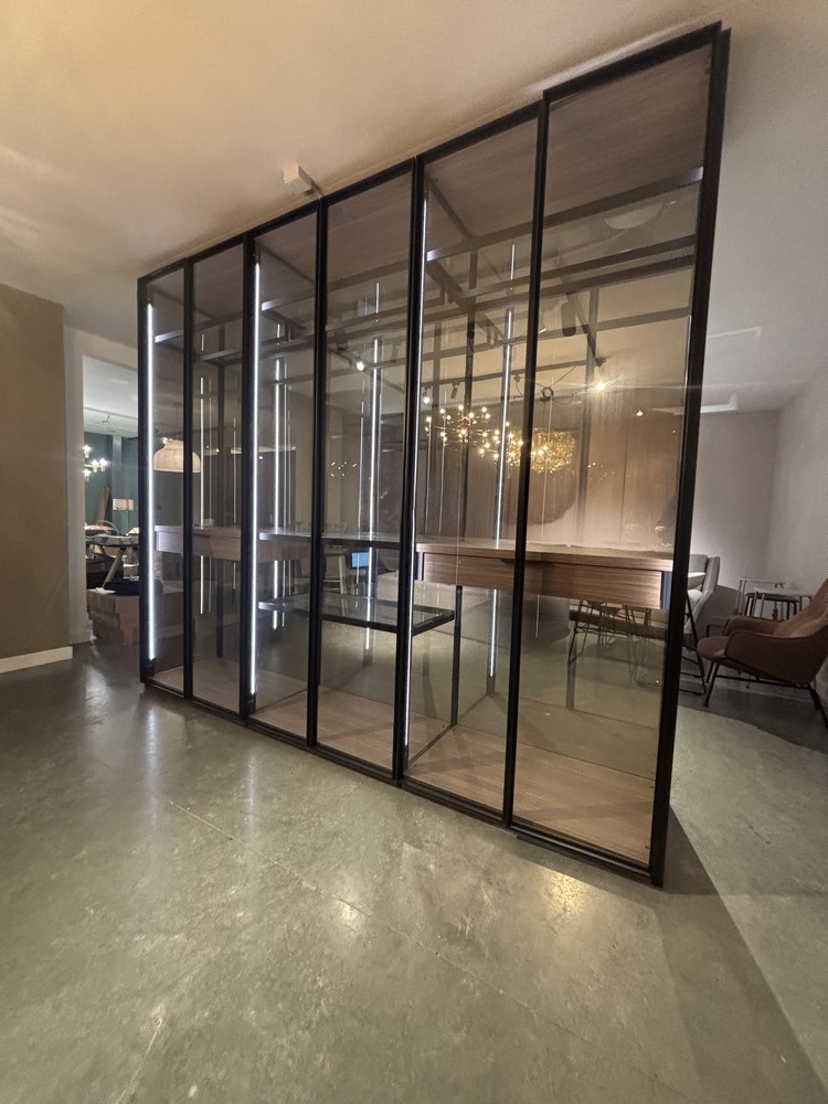 Lot 2  
            Offsite, Nottingham - Collection Only 

                
LEMA Glass Free Standing Wardrobe by Lema Italy, Dimensions Length 307 x D 67 x H...