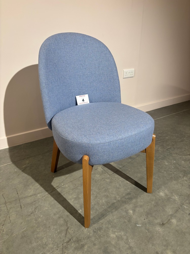 Lot 4  
            Offsite, Nottingham - Collection Only 

                
Classic Blue Upholstered Armless Side Chair