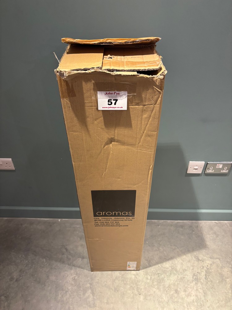 Lot 57  
            Offsite, Nottingham - Collection Only 

                
Aromas Light