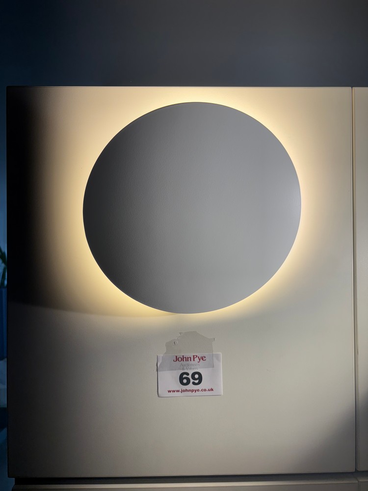 Lot 69  
            Offsite, Nottingham - Collection Only 

                
White Round Wall Light