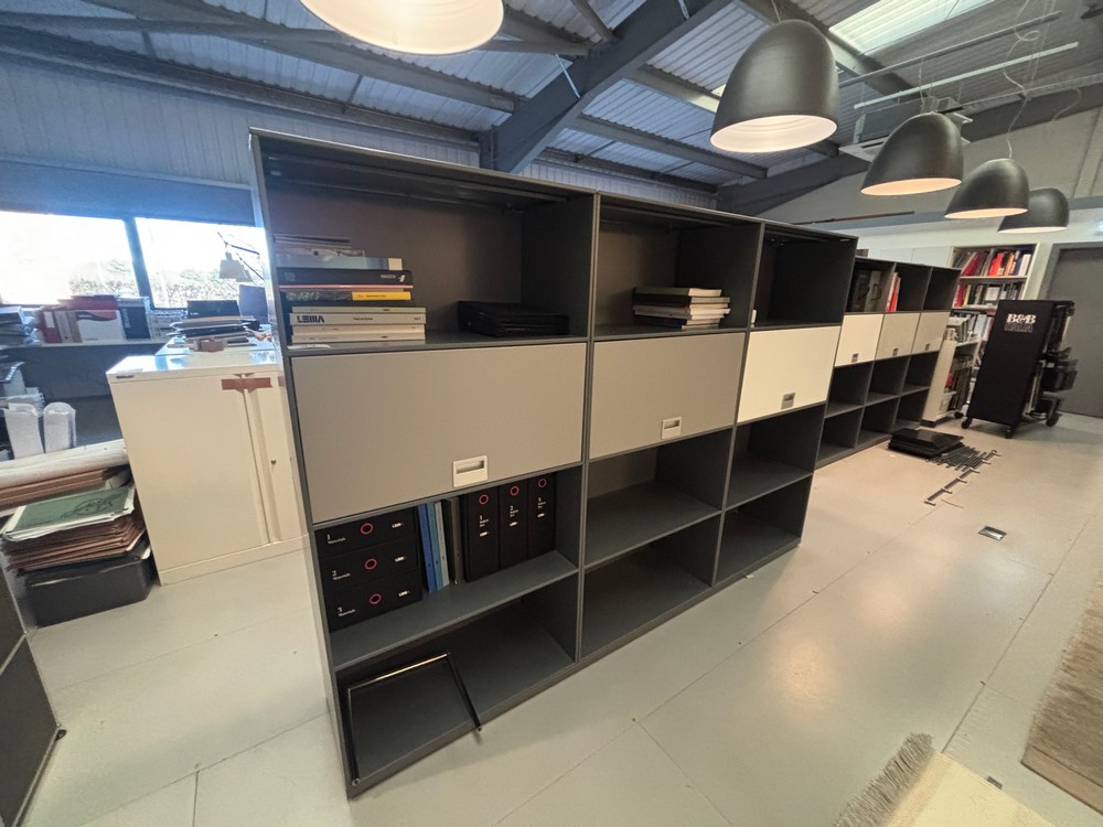 Lot 94  
            Offsite, Nottingham - Collection Only 

                
Large Shelving Unit