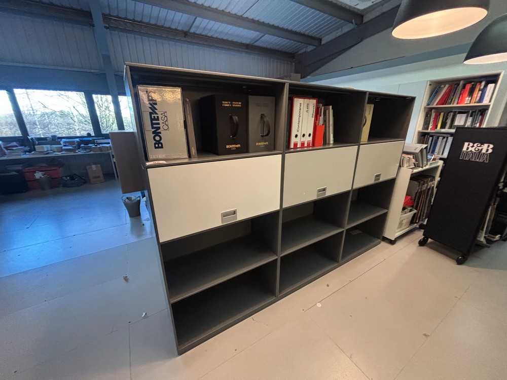 Lot 95  
            Offsite, Nottingham - Collection Only 

                
Large Shelving Unit