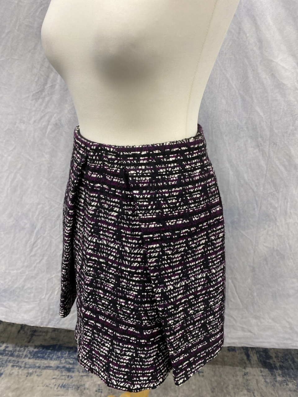 Lot 100  
            Edinburgh SR20 - Delivery Only 

                
MSGM JACQUARD INSERT PLEAT KNEE LENGTH SKIRT IN MULTICOLOR POLYESTER NO SIZE : LO...