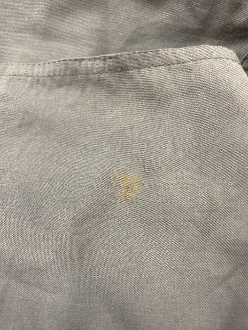 Lot 103  
            Edinburgh SR20 - Delivery Only 

                
ISSEY MIYAKE STRAIGHT LEG PANTS IN GREY NYLON NO SIZE : LOCATION - RAIL 3