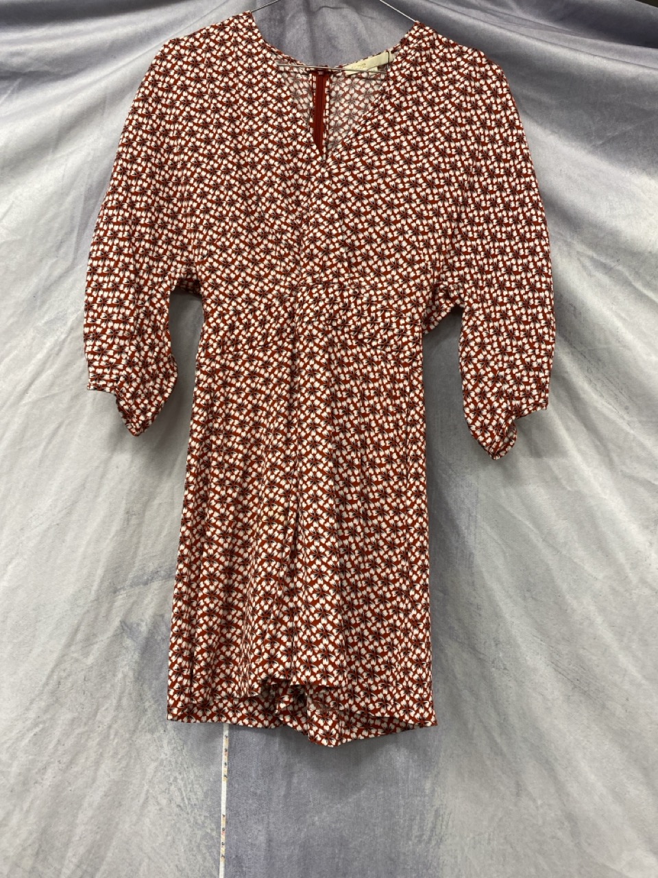 Lot 124  
            Edinburgh SR20 - Delivery Only 

                
MAJE PRINTED ROMPERS IN RED POLYESTER SIZE 34: LOCATION - RAIL 2