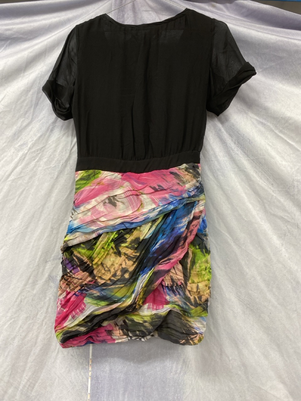 Lot 125  
            Edinburgh SR20 - Delivery Only 

                
DIANE VON FURSTENBERG PRINTED SKIRT MINI DRESS IN MULTICOLOR SILK SIZE 2: LOCATIO...