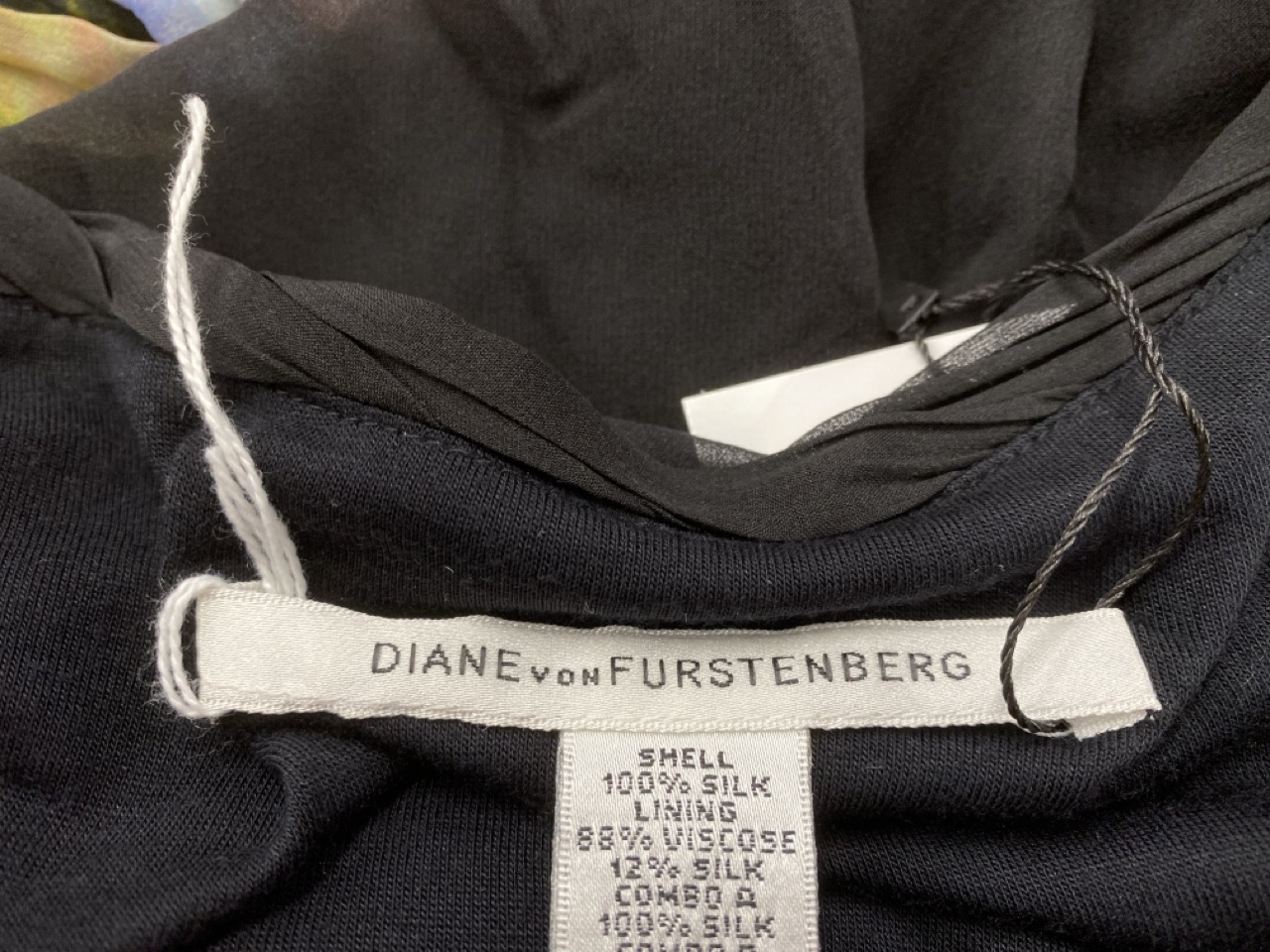 Lot 125  
            Edinburgh SR20 - Delivery Only 

                
DIANE VON FURSTENBERG PRINTED SKIRT MINI DRESS IN MULTICOLOR SILK SIZE 2: LOCATIO...