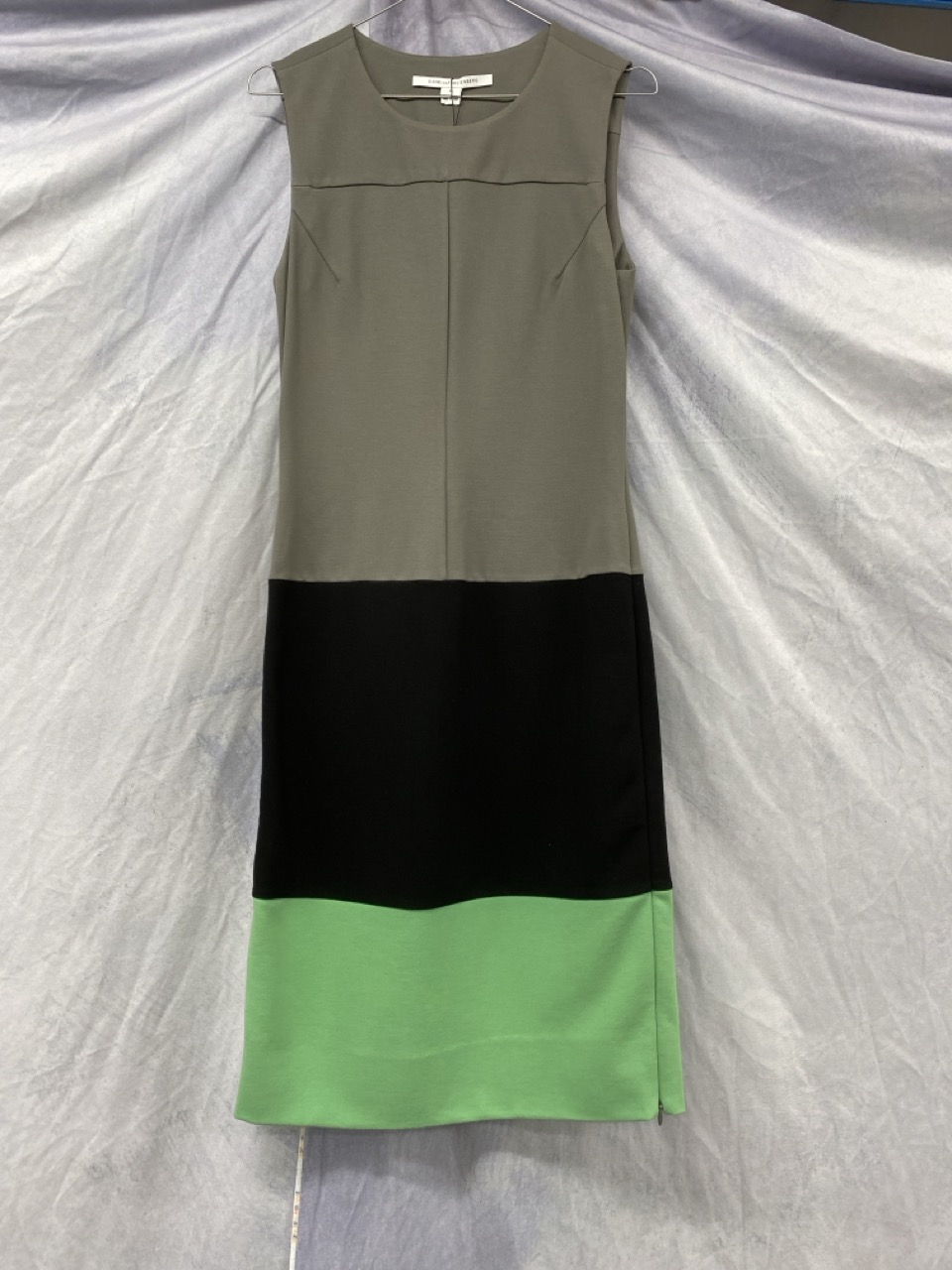 Lot 131  
            Edinburgh SR20 - Delivery Only 

                
DIANE VON FURSTENBERG COLORBLOCK SLEEVELESS DRESS IN MULTICOLOR VISCOSE SIZE 6: L...