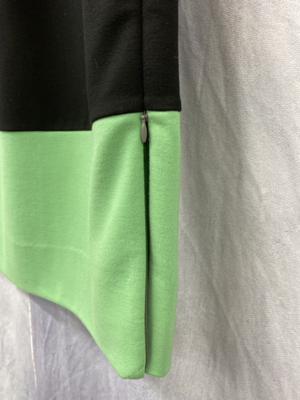 Lot 131  
            Edinburgh SR20 - Delivery Only 

                
DIANE VON FURSTENBERG COLORBLOCK SLEEVELESS DRESS IN MULTICOLOR VISCOSE SIZE 6: L...