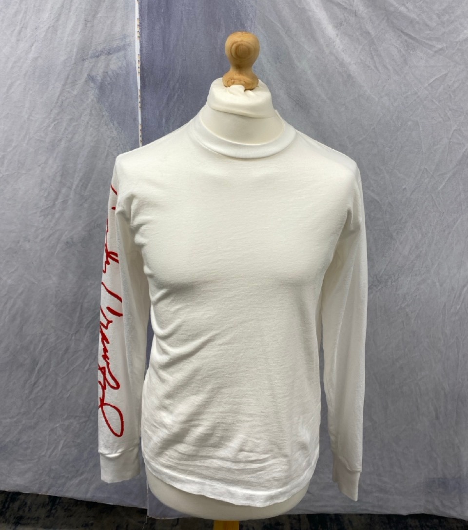 Lot 132  
            Edinburgh SR20 - Delivery Only 

                
RE/DONE X CINDY CRAWFORD CREWNECK SWEATSHIRT IN CREAM COTTON SIZE M: LOCATION - R...
