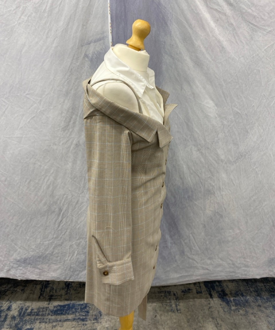 Lot 141  
            Edinburgh SR20 - Delivery Only 

                
MAJE 2-IN-1 BLAZER DRESS IN BEIGE POLYESTER SIZE 1: LOCATION - RAIL 2