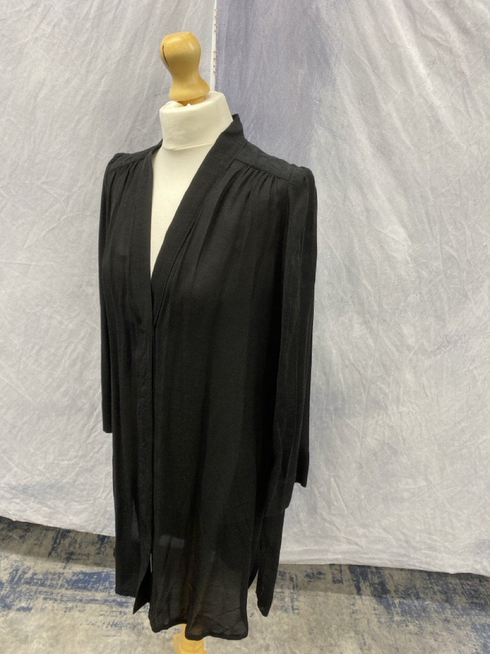 Lot 142  
            Edinburgh SR20 - Delivery Only 

                
ISABEL MARANT SHIRT IN BLACK CUPRO SIZE 40: LOCATION - RAIL 2