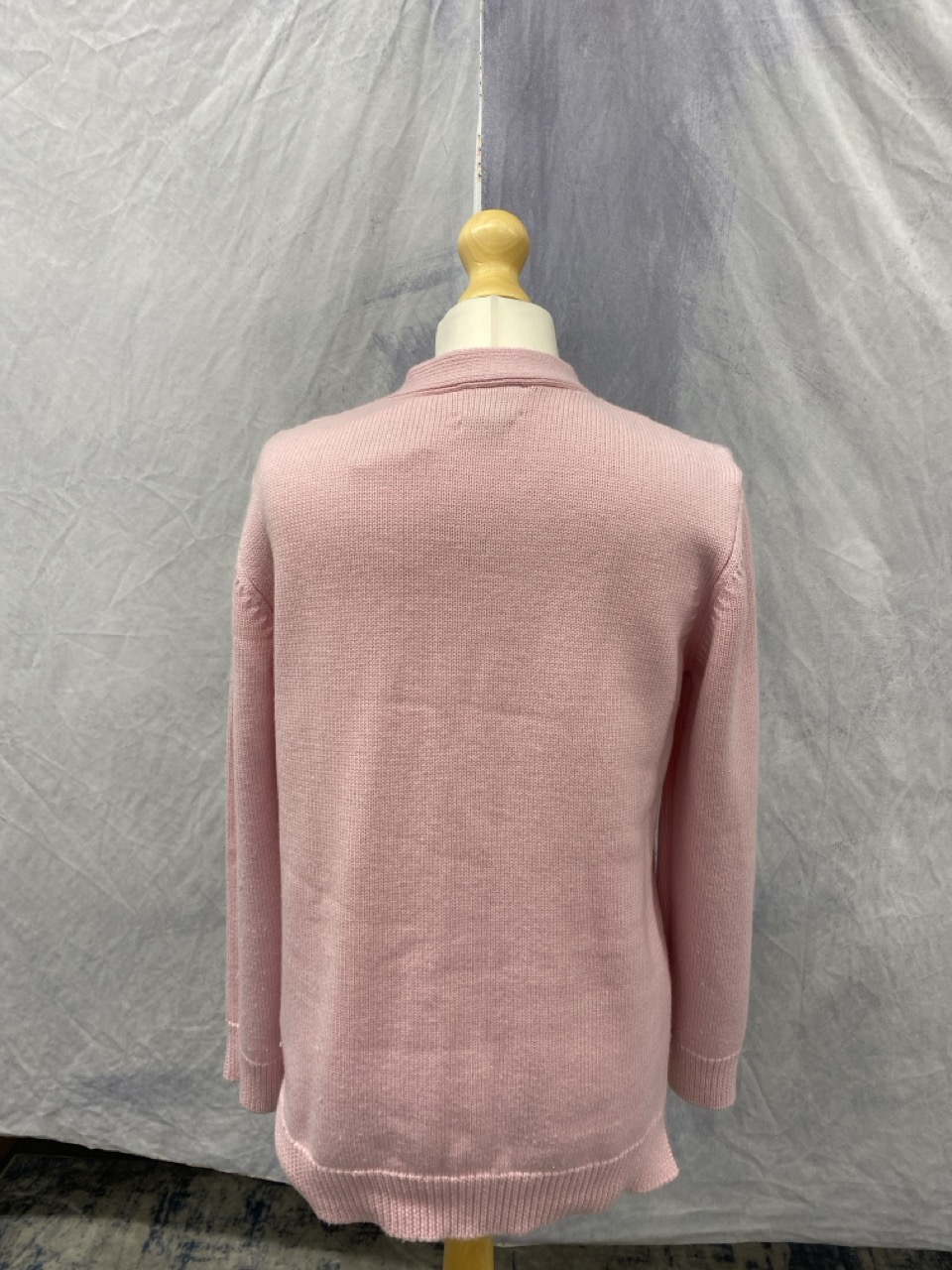 Lot 144  
            Edinburgh SR20 - Delivery Only 

                
GANNI PINK CARDIGAN SIZE S: LOCATION - RAIL 2