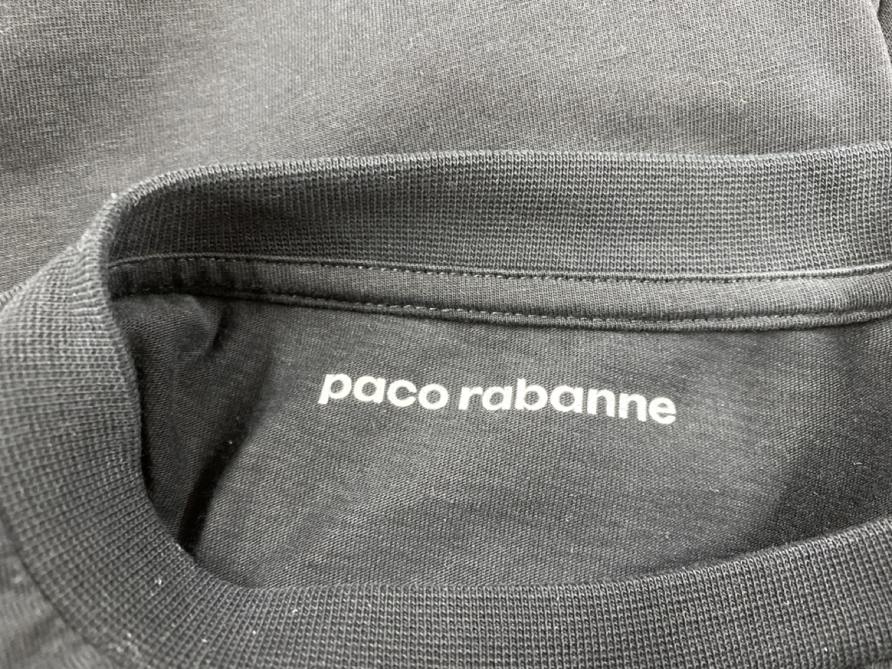 Lot 155  
            Edinburgh SR20 - Delivery Only 

                
PACO RABANNE LOGO PRINT T-SHIRT IN BLACK ORGANIC COTTON NO SIZE : LOCATION - RAIL 2