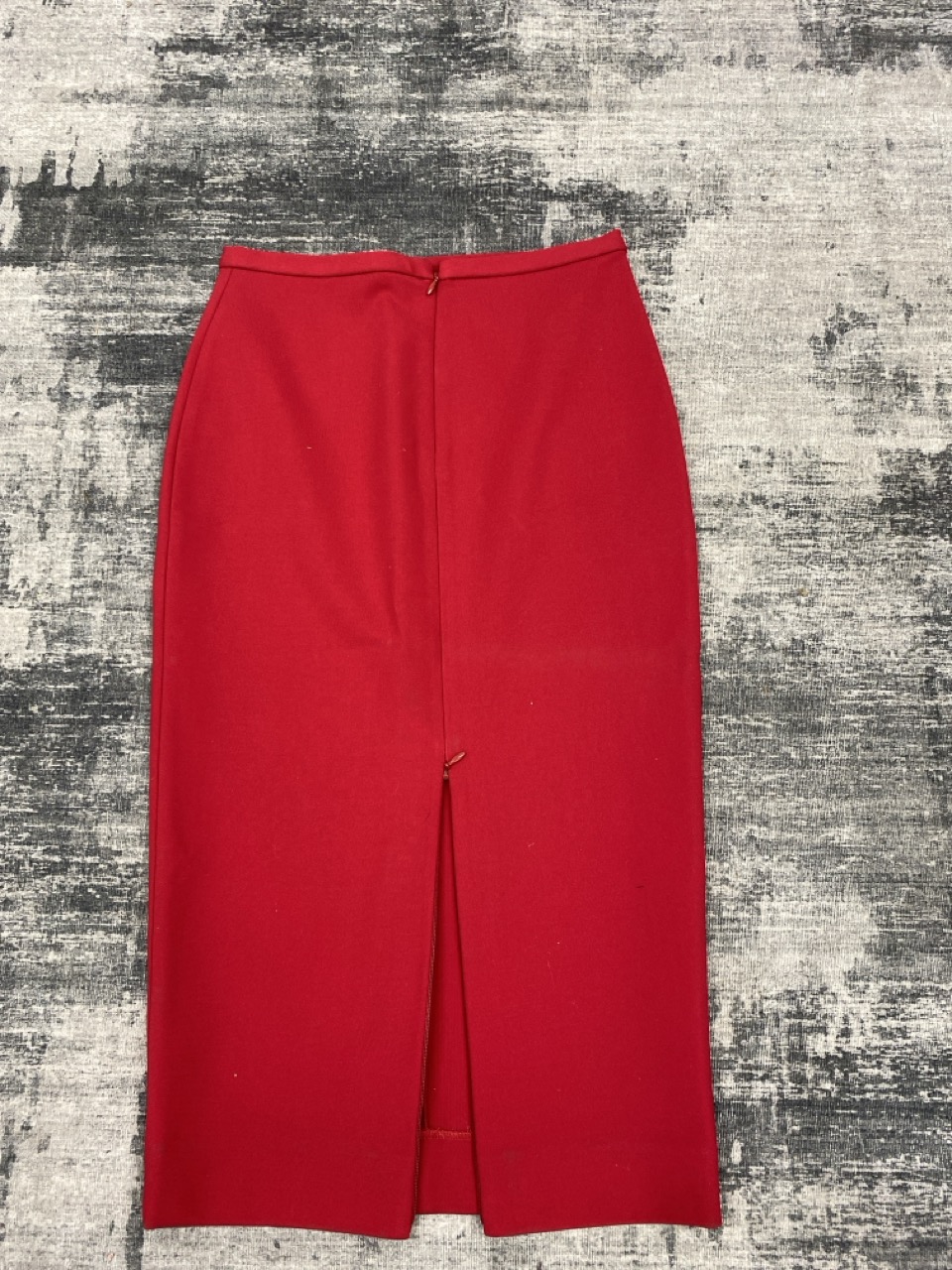 Lot 157  
            Edinburgh SR20 - Delivery Only 

                
DIANE VON FURSTENBERG PENCIL SKIRT IN RED VISCOSE SIZE 2: LOCATION - RAIL 2