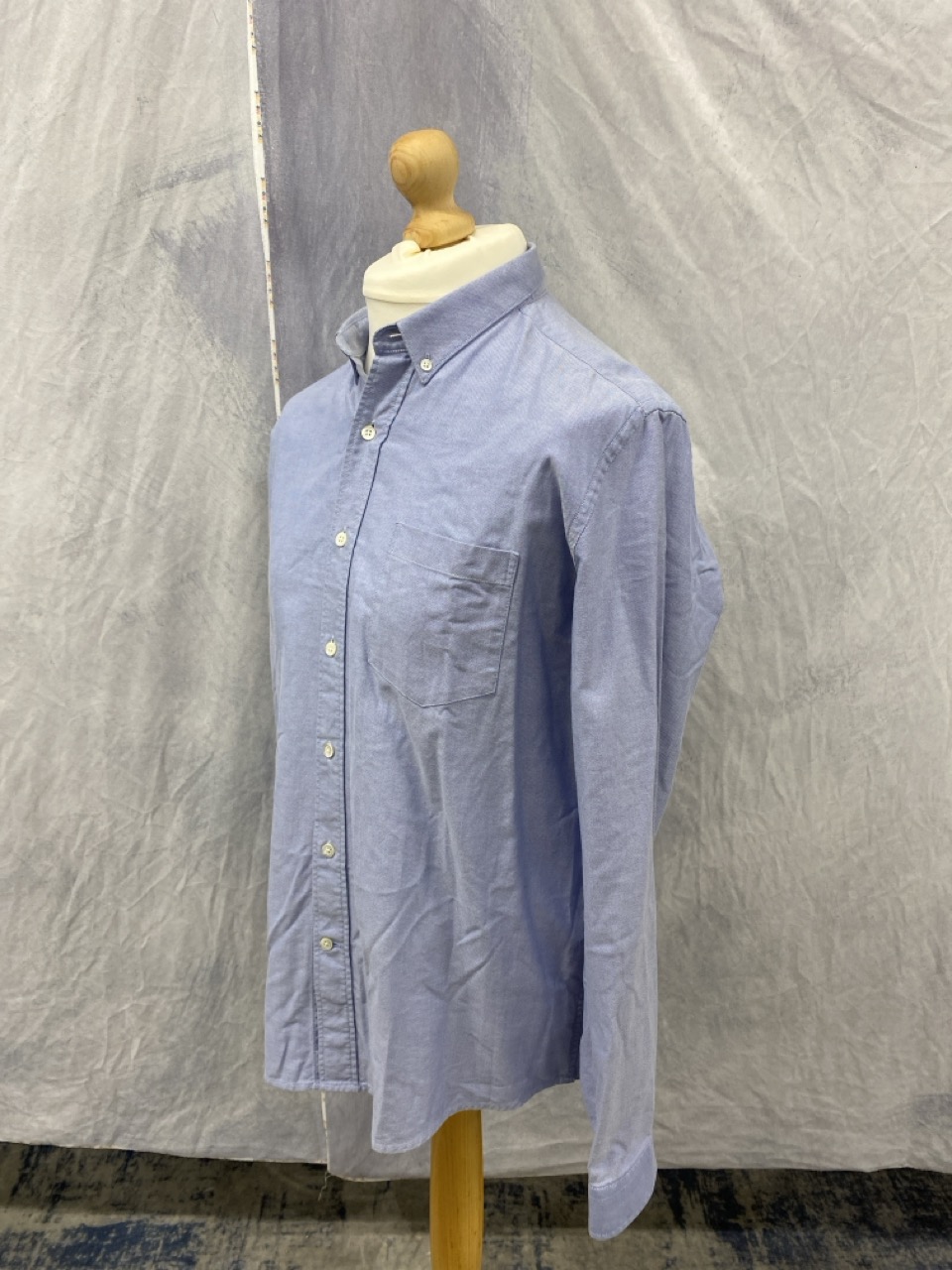 Lot 162  
            Edinburgh SR20 - Delivery Only 

                
AMI PARIS OXFORD SHIRT IN BLUE COTTON NO SIZE : LOCATION - RAIL 2