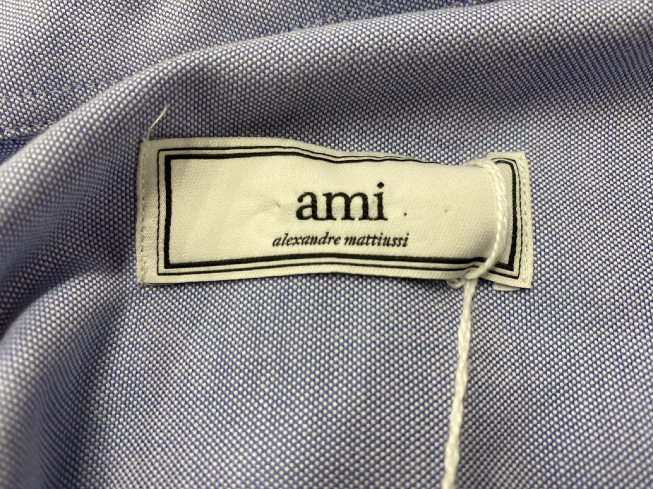 Lot 162  
            Edinburgh SR20 - Delivery Only 

                
AMI PARIS OXFORD SHIRT IN BLUE COTTON NO SIZE : LOCATION - RAIL 2