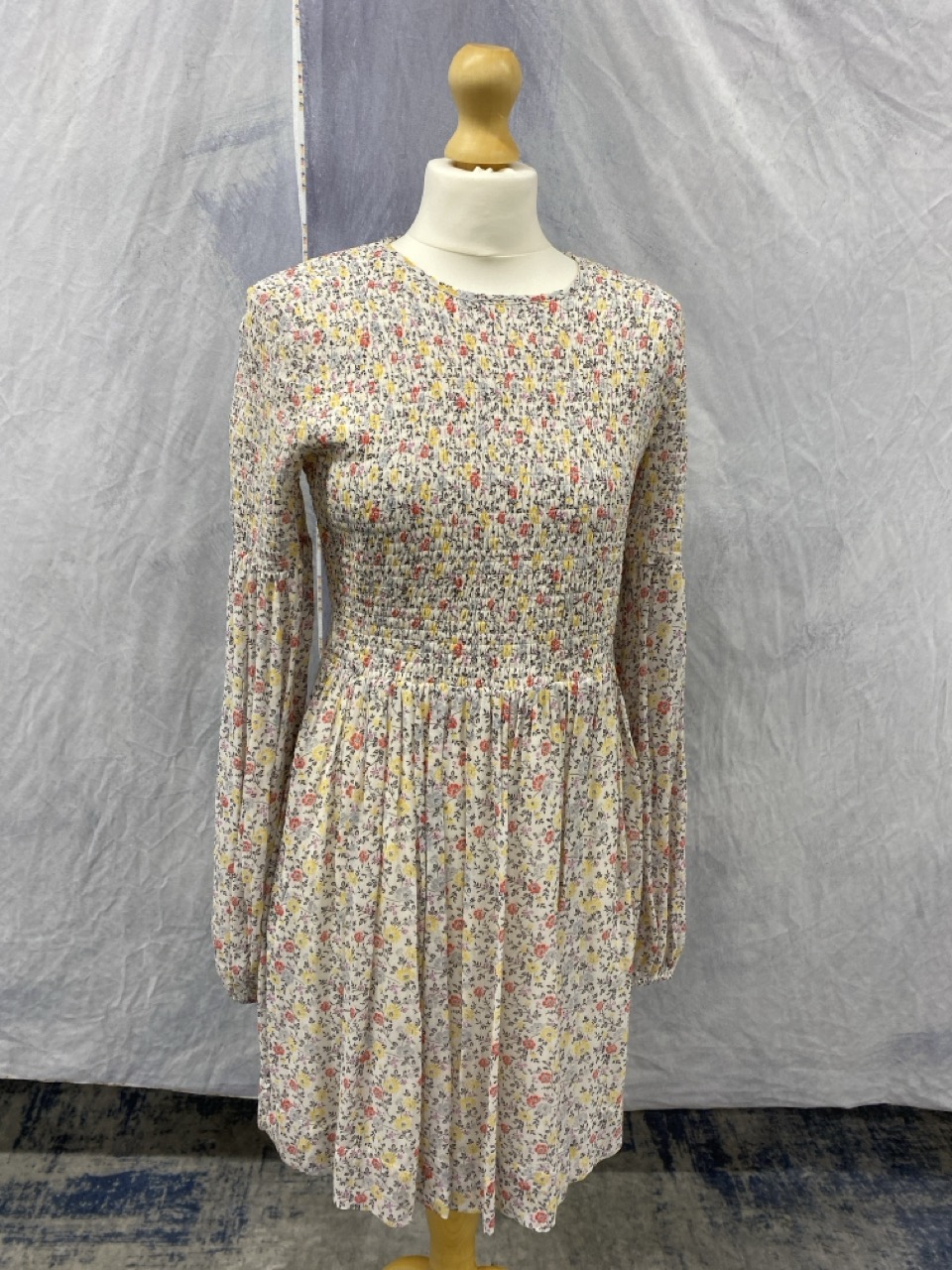 Lot 165  
            Edinburgh SR20 - Delivery Only 

                
GANNI FLORAL PRINT SHIRRED GEORGETTE MINI DRESS IN MULTICOLOR VISCOSE SIZE 38: LO...