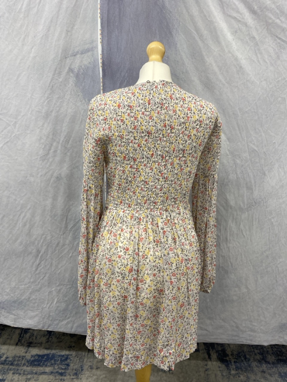 Lot 165  
            Edinburgh SR20 - Delivery Only 

                
GANNI FLORAL PRINT SHIRRED GEORGETTE MINI DRESS IN MULTICOLOR VISCOSE SIZE 38: LO...