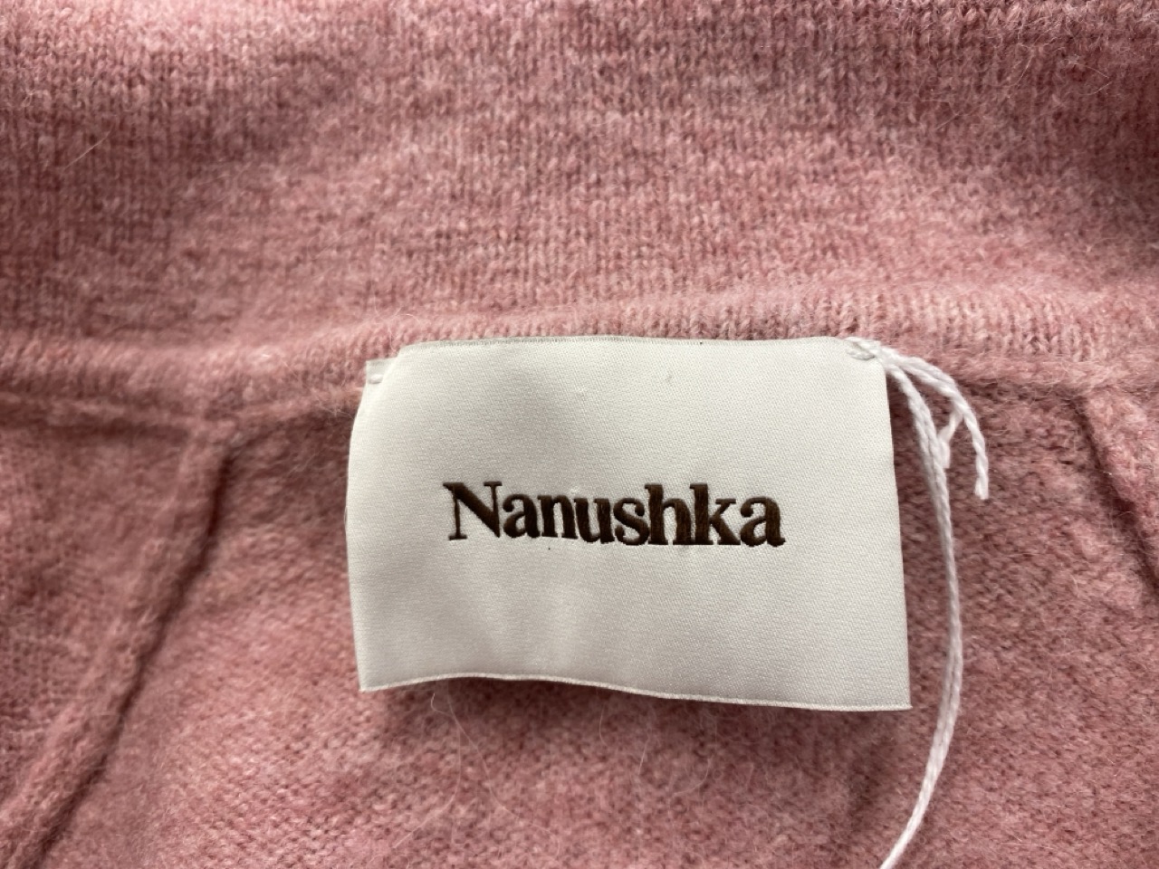 Lot 180  
            Edinburgh SR20 - Delivery Only 

                
NANUSHKA CROPPED CARDIGAN IN PINK ACRYLIC SIZE XS: LOCATION - RAIL 2