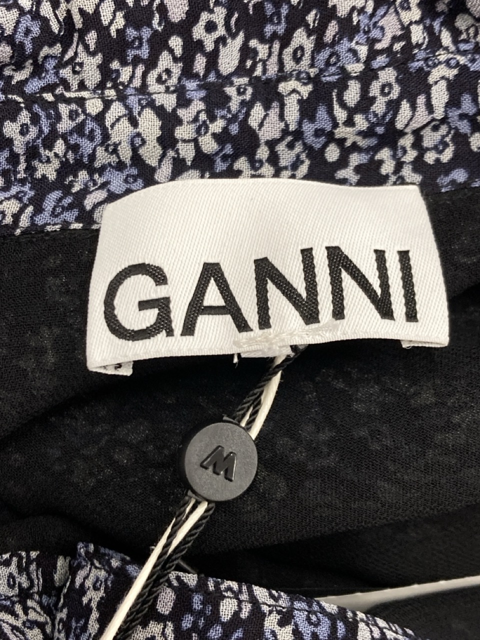 Lot 182  
            Edinburgh SR20 - Delivery Only 

                
GANNI TIERED LONG SLEEVE MIDI DRESS IN NAVY BLUE SILK SIZE 36: LOCATION - RAIL 2