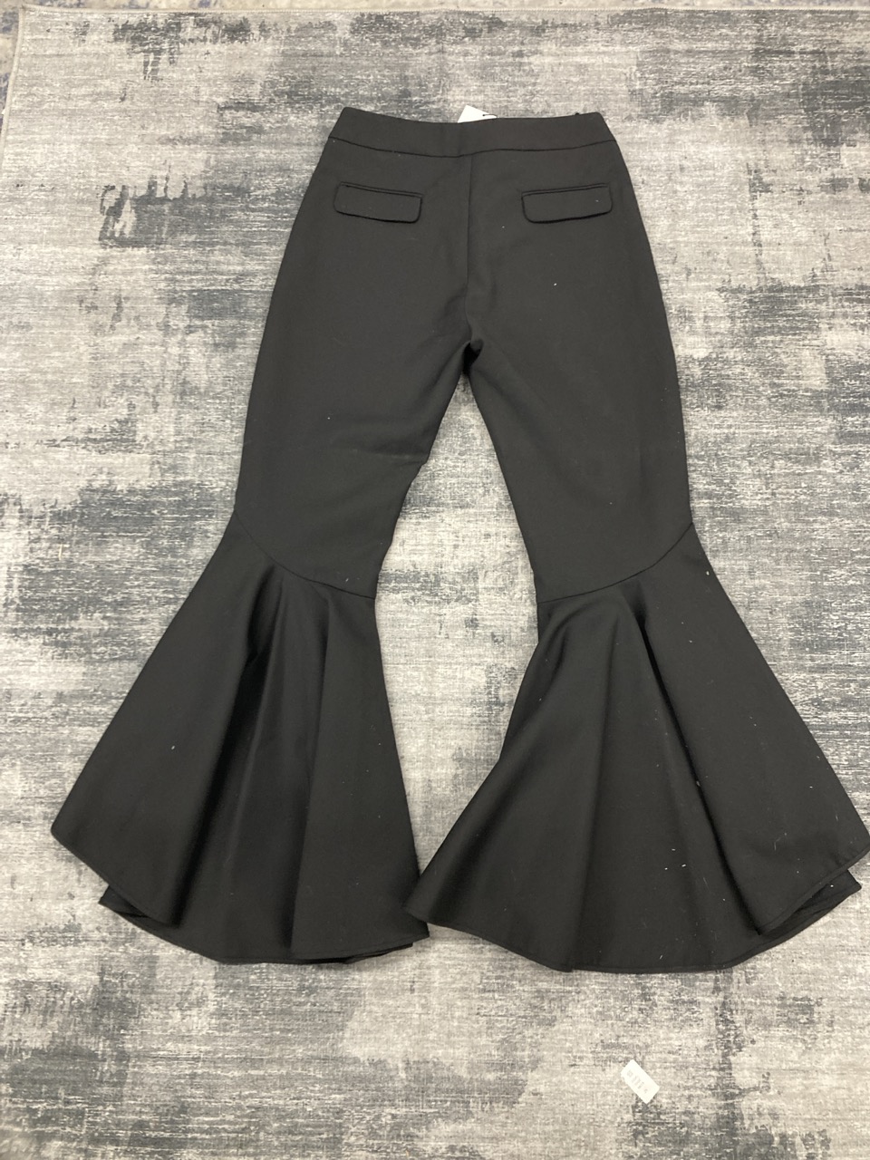 Lot 183  
            Edinburgh SR20 - Delivery Only 

                
ELLERY FLARED TROUSERS IN BLACK POLYESTER NO SIZE: LOCATION - RAIL 2