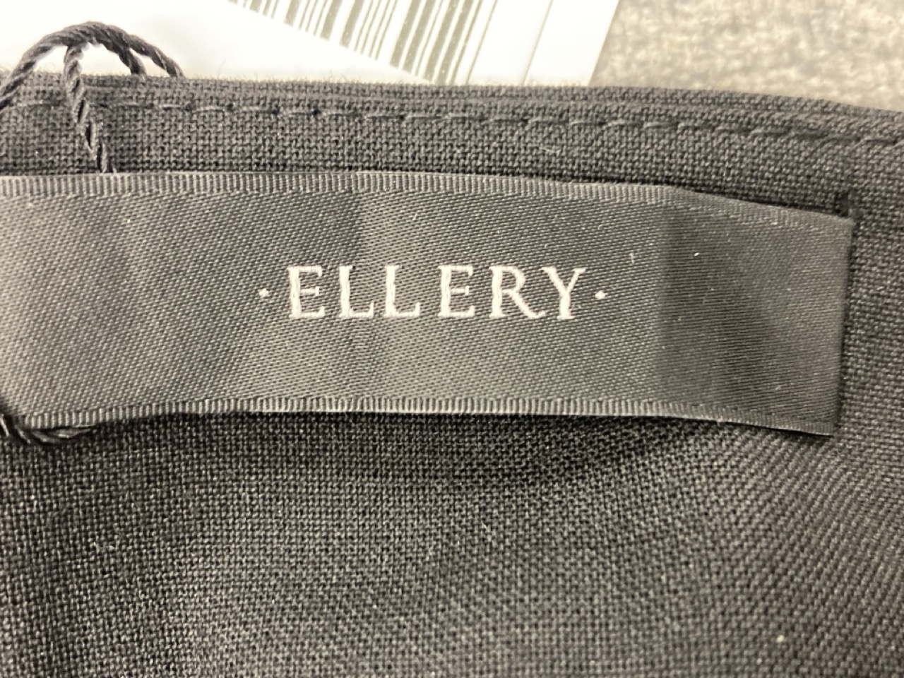 Lot 183  
            Edinburgh SR20 - Delivery Only 

                
ELLERY FLARED TROUSERS IN BLACK POLYESTER NO SIZE: LOCATION - RAIL 2