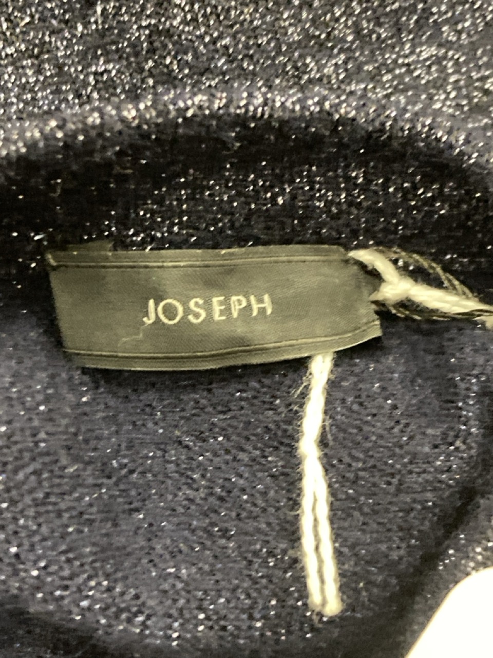 Lot 187  
            Edinburgh SR20 - Delivery Only 

                
JOSEPH METALLIC CREWNECK T-SHIRT IN NAVY BLUE CASHMERE SIZE S: LOCATION - RAIL 2