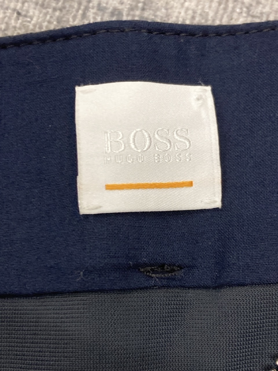 Lot 188  
            Edinburgh SR20 - Delivery Only 

                
HUGO BOSS MINI SKIRT IN BLACK POLYESTER SIZE UK 10: LOCATION - RAIL 2