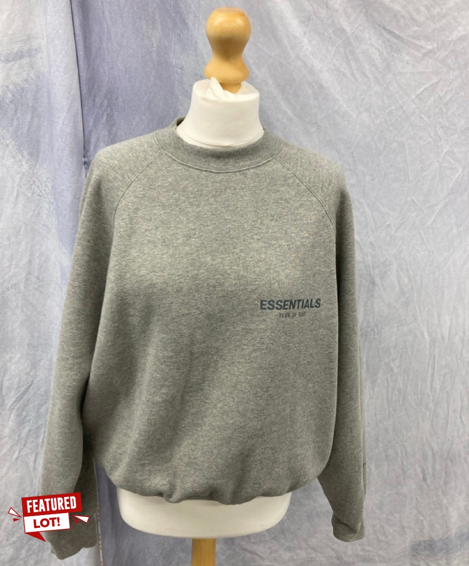 Lot 18  
            Edinburgh SR20 - Delivery Only 

                
FEAR OF GOD ESSENTIALS LOGO PRINT SWEATSHIRT IN GREY COTTON NO SIZE: LOCATION - R...