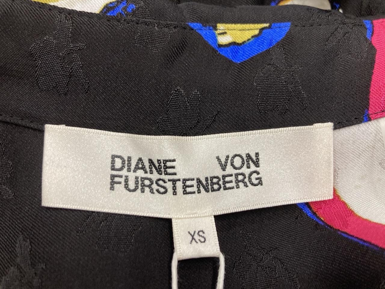 Lot 192  
            Edinburgh SR20 - Delivery Only 

                
DIANE VON FURSTENBERG PRINTED SHIRT DRESS IN BLACK POLYESTER SIZE XS: LOCATION - ...