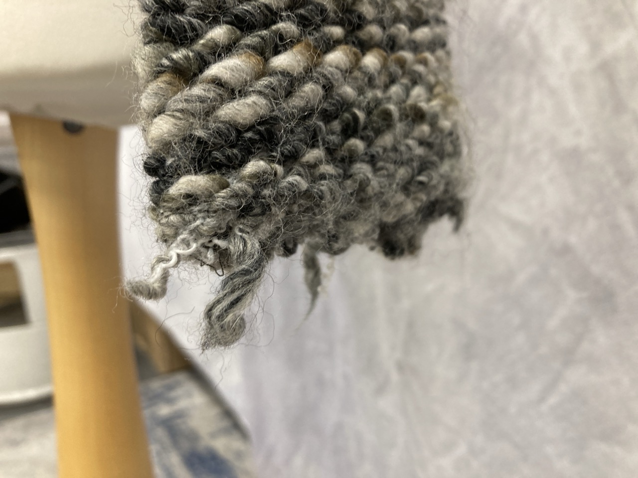 Lot 19  
            Edinburgh SR20 - Delivery Only 

                
IRO CARENE KNIT JACKET IN GREY WOOL SIZE 40: LOCATION - RAIL 3