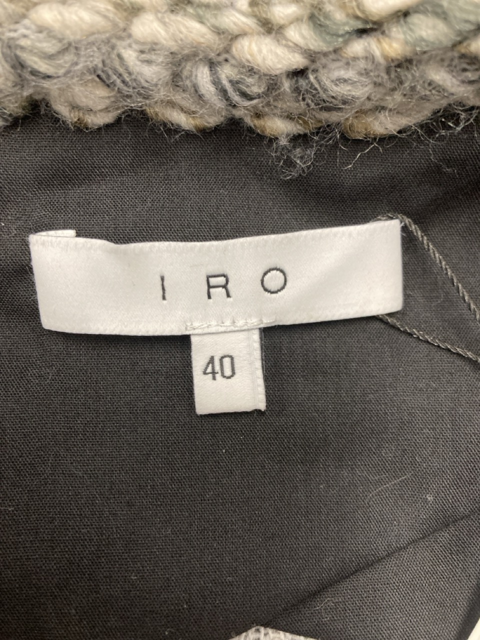 Lot 19  
            Edinburgh SR20 - Delivery Only 

                
IRO CARENE KNIT JACKET IN GREY WOOL SIZE 40: LOCATION - RAIL 3