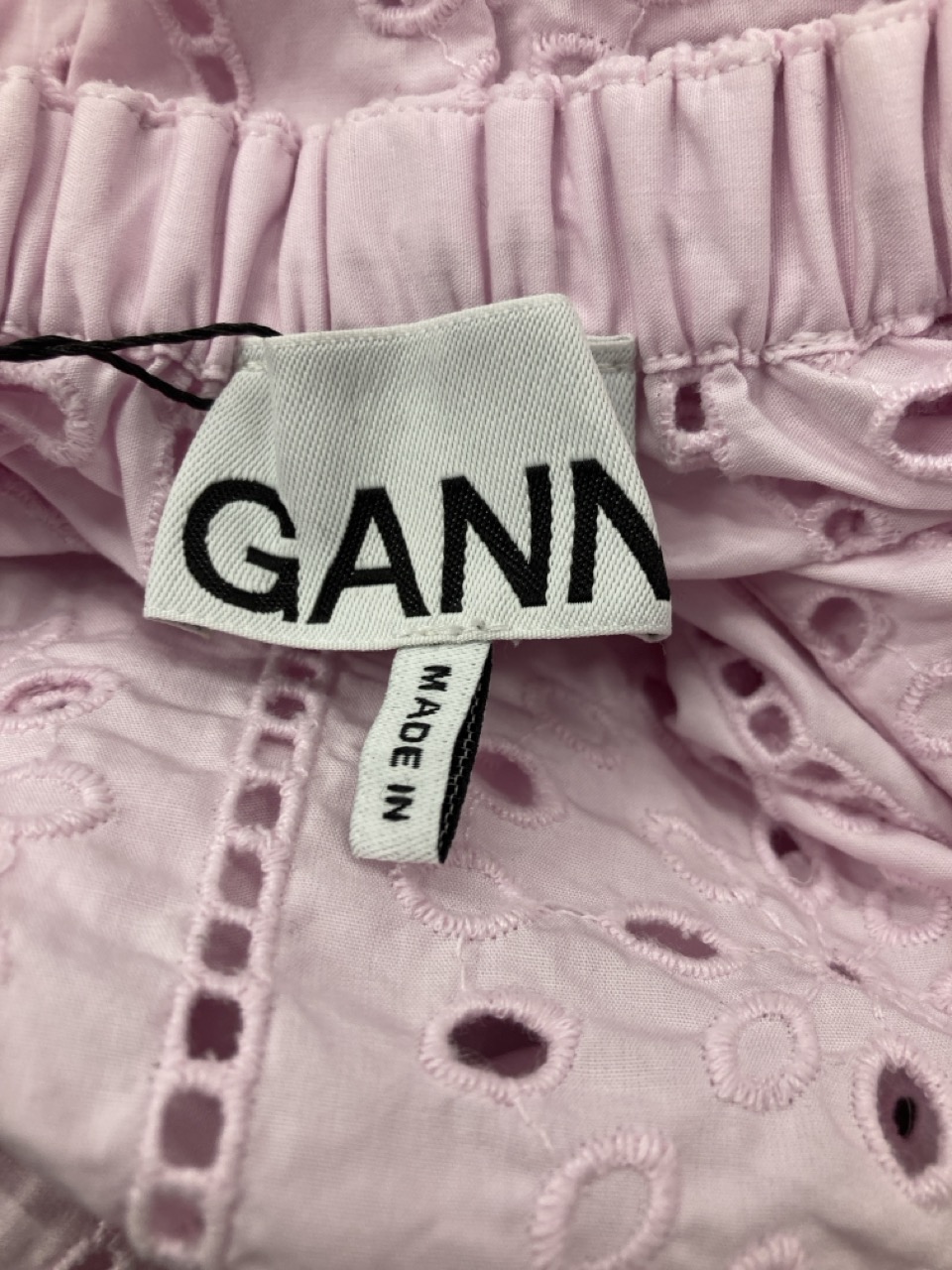 Lot 203  
            Edinburgh SR20 - Delivery Only 

                
GANNI PUFFED SLEEVE MIDI DRESS IN PINK COTTON SIZE 36: LOCATION - RAIL 2