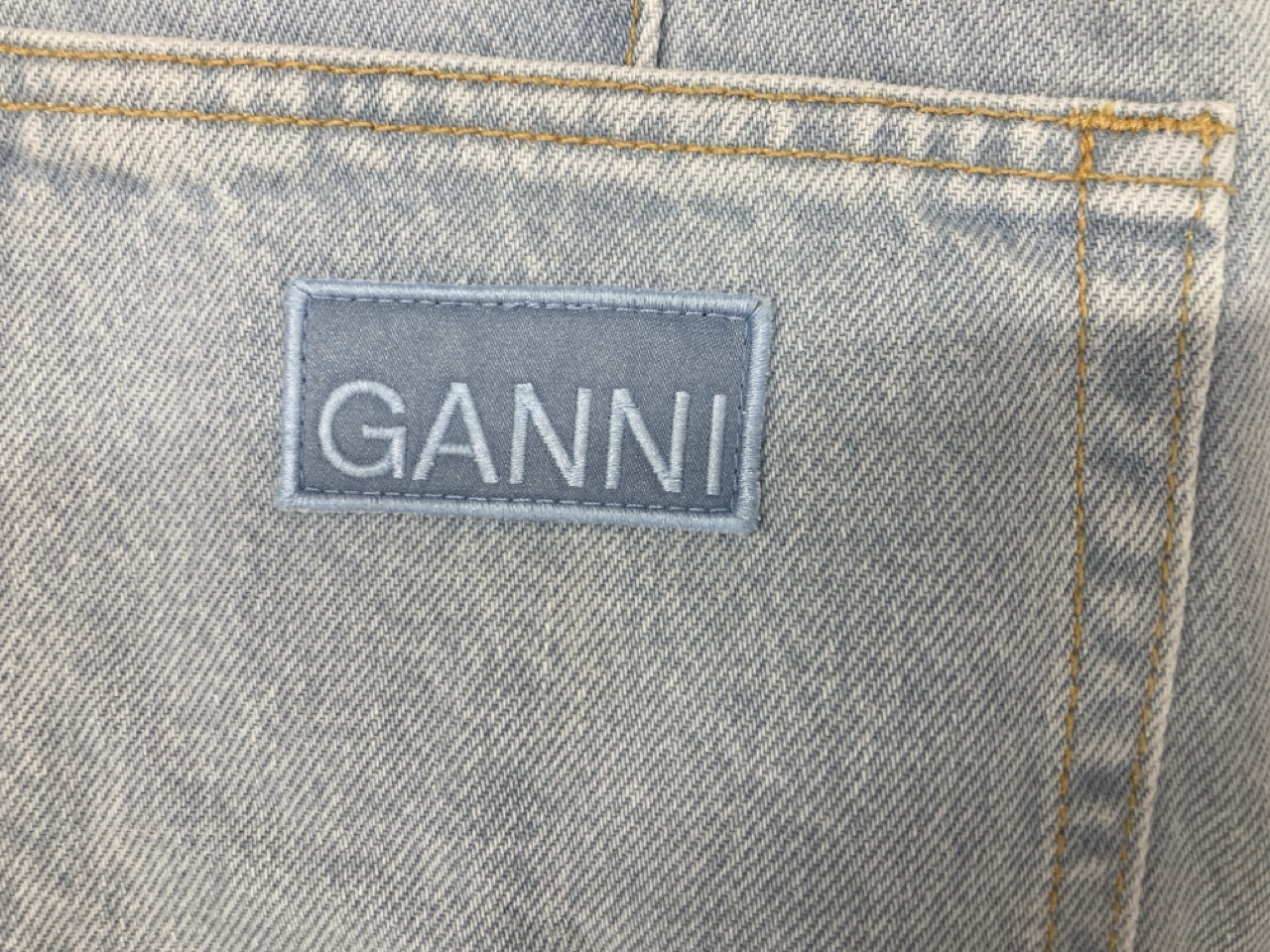 Lot 206  
            Edinburgh SR20 - Delivery Only 

                
GANNI FLARED MIDI SKIRT IN LIGHT BLUE DENIM SIZE 40: LOCATION - RAIL 2