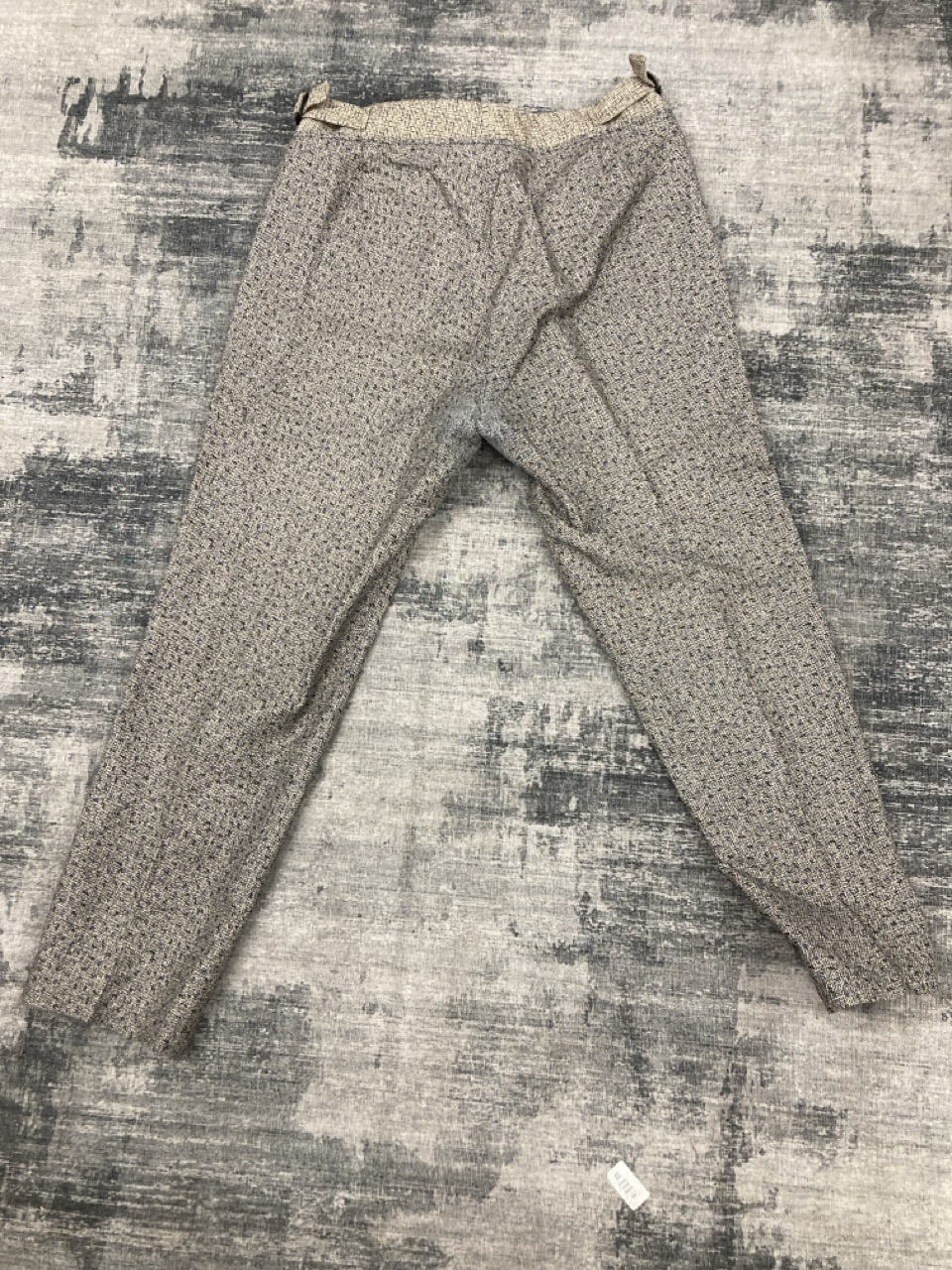 Lot 209  
            Edinburgh SR20 - Delivery Only 

                
DRIES VAN NOTEN PRINTED TROUSERS IN GREY LINEN NO SIZE : LOCATION - RAIL 2