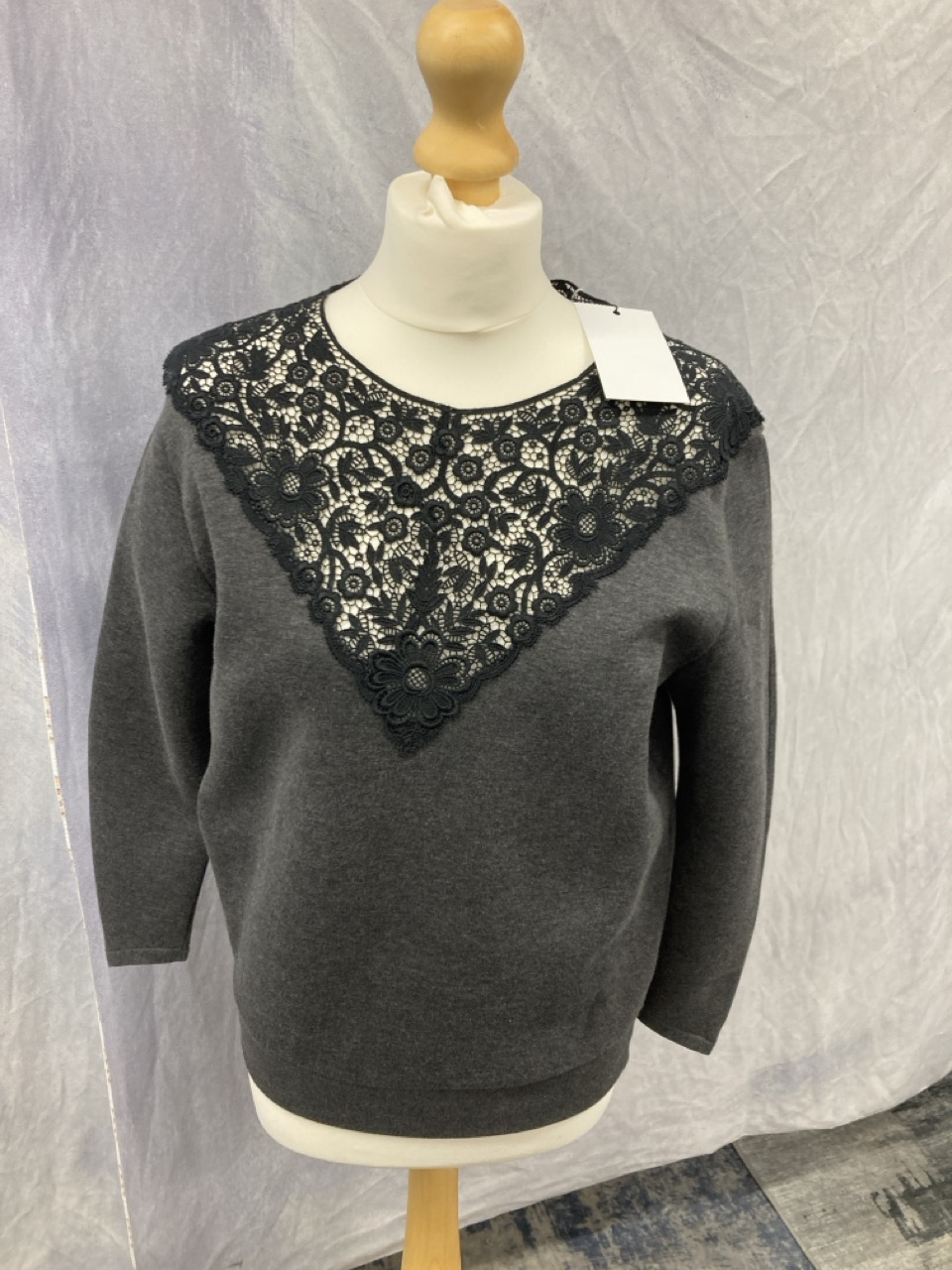 Lot 20  
            Edinburgh SR20 - Delivery Only 

                
STELLA MCCARTNEY LACE-TRIMMED SWEATER IN DARK GREY COTTON NO SIZE: LOCATION - RAIL 3