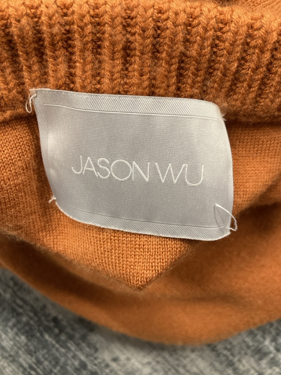 Lot 212  
            Edinburgh SR20 - Delivery Only 

                
JASON WU SIDE-UP CREWNECK SWEATER IN ORANGE CASHMERE NO SIZE : LOCATION - RAIL 2