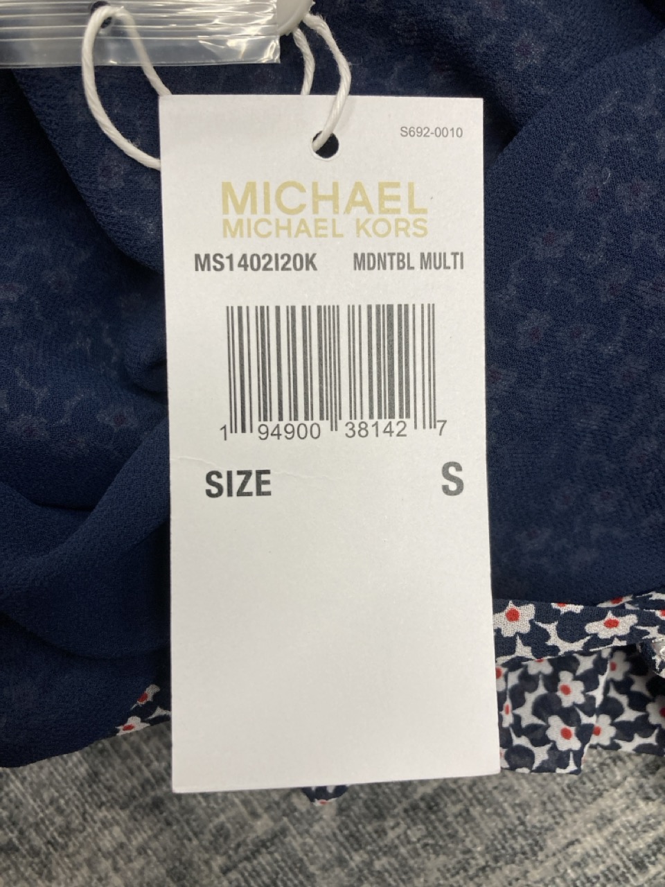 Lot 213  
            Edinburgh SR20 - Delivery Only 

                
MICHAEL KORS FLORAL LONG SLEEVE BLOUSE IN BLUE POLYESTER SIZE S: LOCATION - RAIL 2