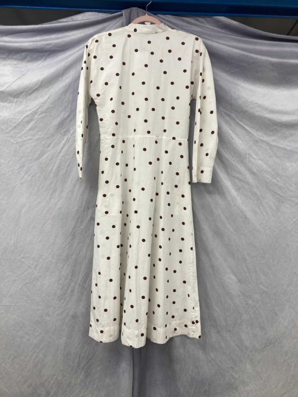Lot 214  
            Edinburgh SR20 - Delivery Only 

                
GANNI POLKA DOT-PRINT POPLIN MIDI DRESS IN WHITE COTTON SIZE 34: LOCATION - RAIL 2