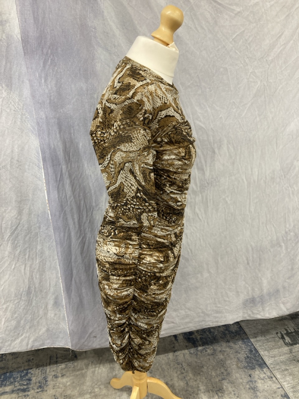 Lot 21  
            Edinburgh SR20 - Delivery Only 

                
GANNI RUCHED MINI DRESS IN BROWN PRINT POLYAMIDE NO SIZE: LOCATION - RAIL 3