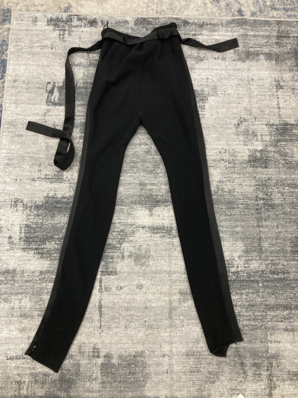 Lot 220  
            Edinburgh SR20 - Delivery Only 

                
BALENCIAGA TIE WAIST TROUSERS IN BLACK TRIACETATE NO SIZE : LOCATION - RAIL 2