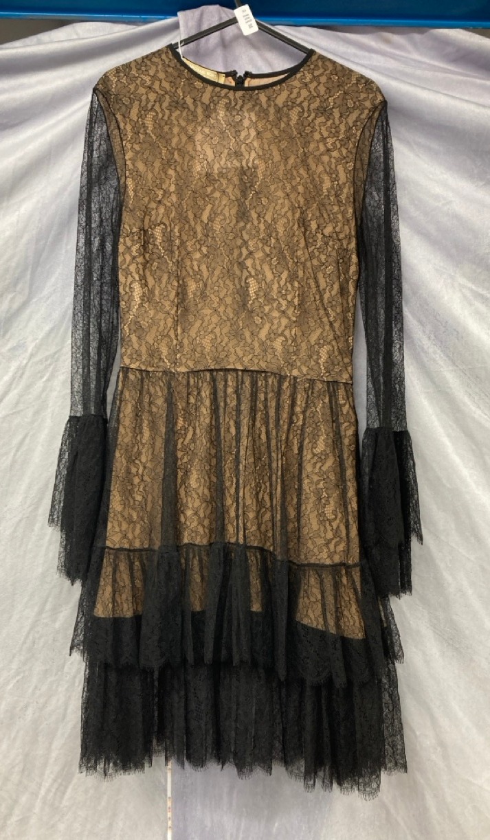 Lot 221  
            Edinburgh SR20 - Delivery Only 

                
MICHAEL KORS LACE DRESS IN BLACK RAYON SIZE 2: LOCATION - RAIL 2
