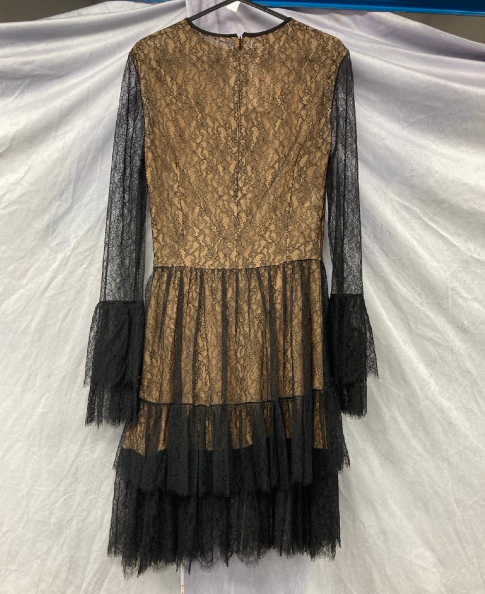 Lot 221  
            Edinburgh SR20 - Delivery Only 

                
MICHAEL KORS LACE DRESS IN BLACK RAYON SIZE 2: LOCATION - RAIL 2