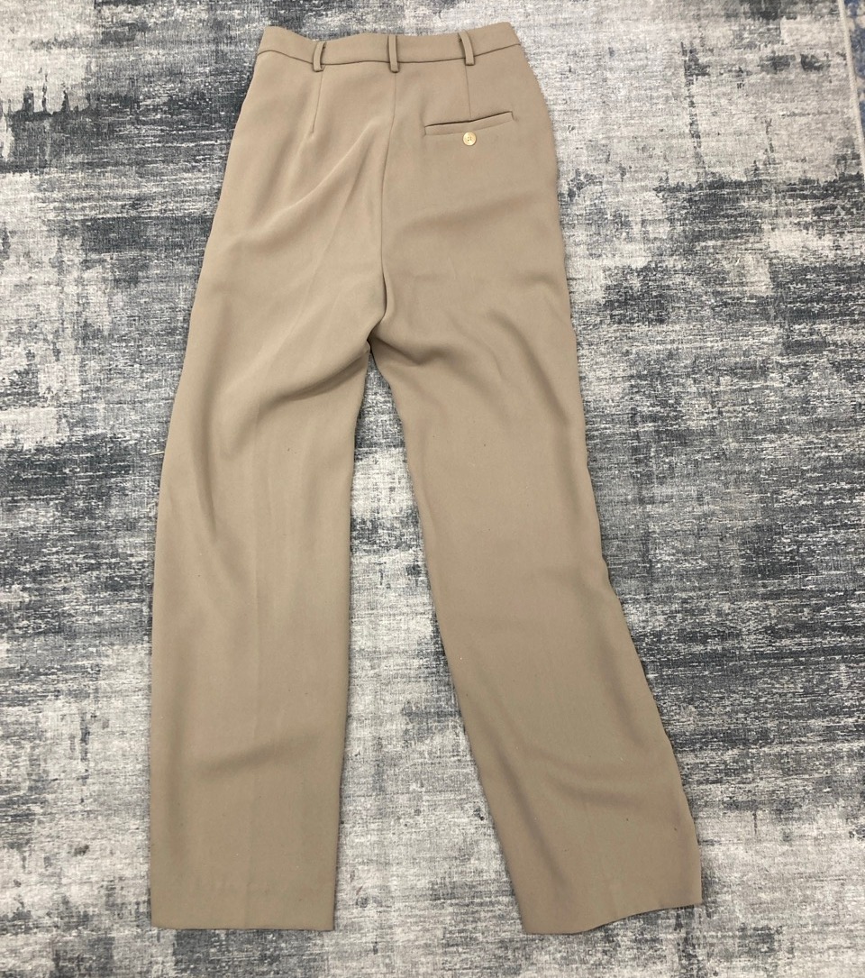 Lot 222  
            Edinburgh SR20 - Delivery Only 

                
FRANKIE SHOP ISLA PLEATED CREPE STRAIGHT-LEG PANTS IN GREEN POLYESTER SIZE XS: LO...