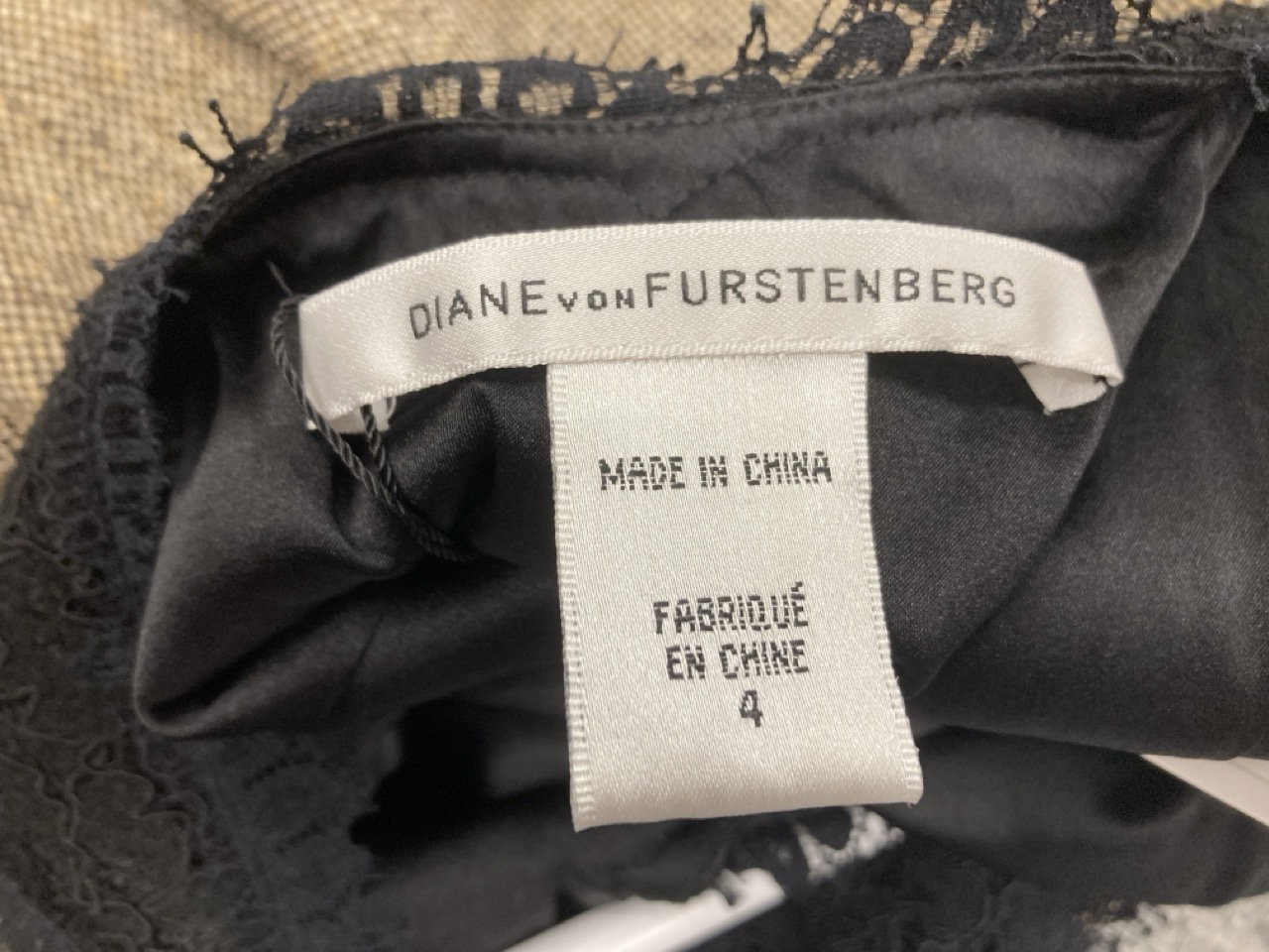 Lot 232  
            Edinburgh SR20 - Delivery Only 

                
DIANE VON FURSTENBERG LACE-TRIMMED SLEEVELESS DRESS IN MULTICOLOR WOOL SIZE 4: LO...